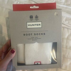 BRAND NEW NEVER WORN HUNTER SOCKS WHITE & FLUFFY